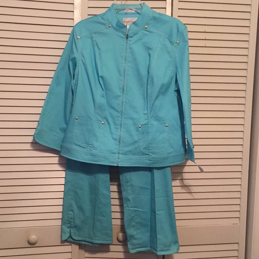 Draper’s & Damon’s two piece Capri set